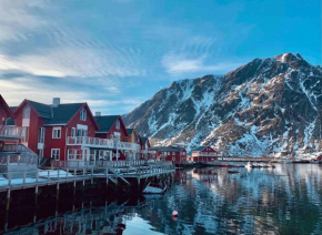 Lofoten rorbu - Mountain panorama